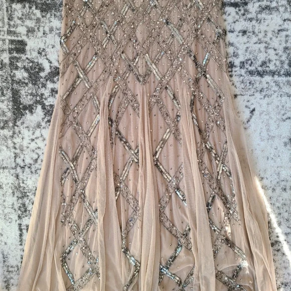 Dress - Picture 8 of 8